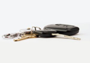 Gebruikte autosleutel van de sloop inleren op uw auto: kan dat wel?